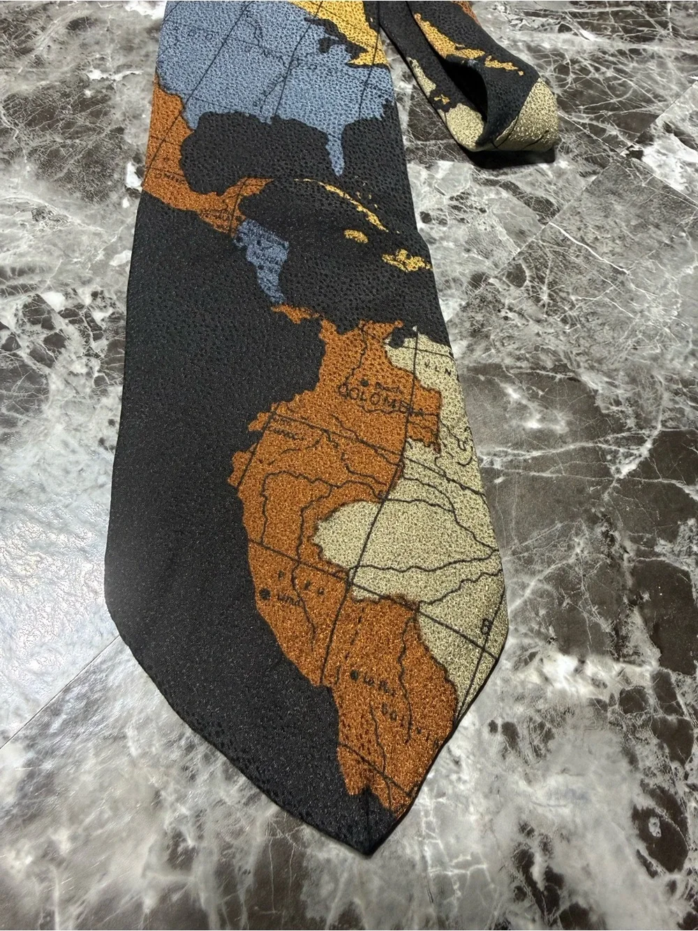 Homme eaton man silk color